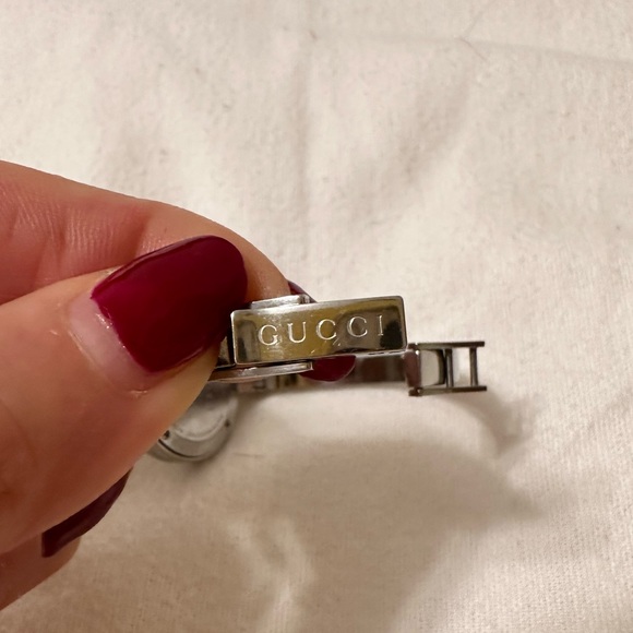 GUCCI- Ladies watch - Picture 2 of 16